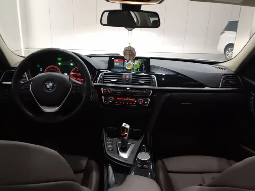 BMW 3 Series — фото 10