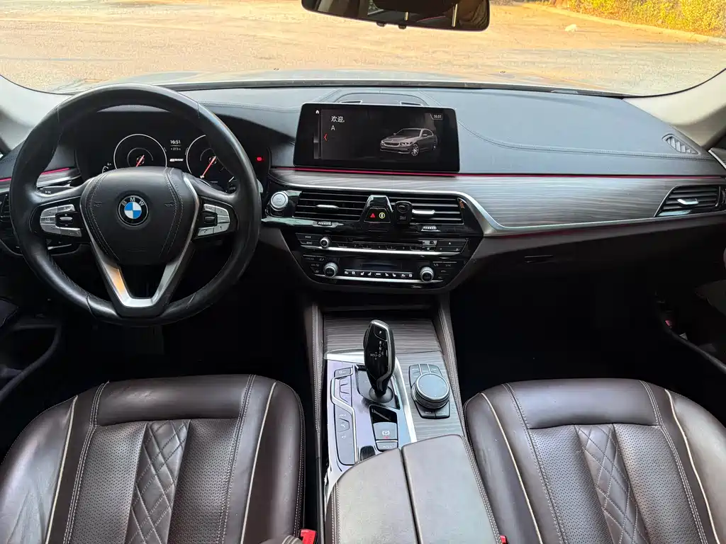 BMW 5 Series New Energy — фото 9