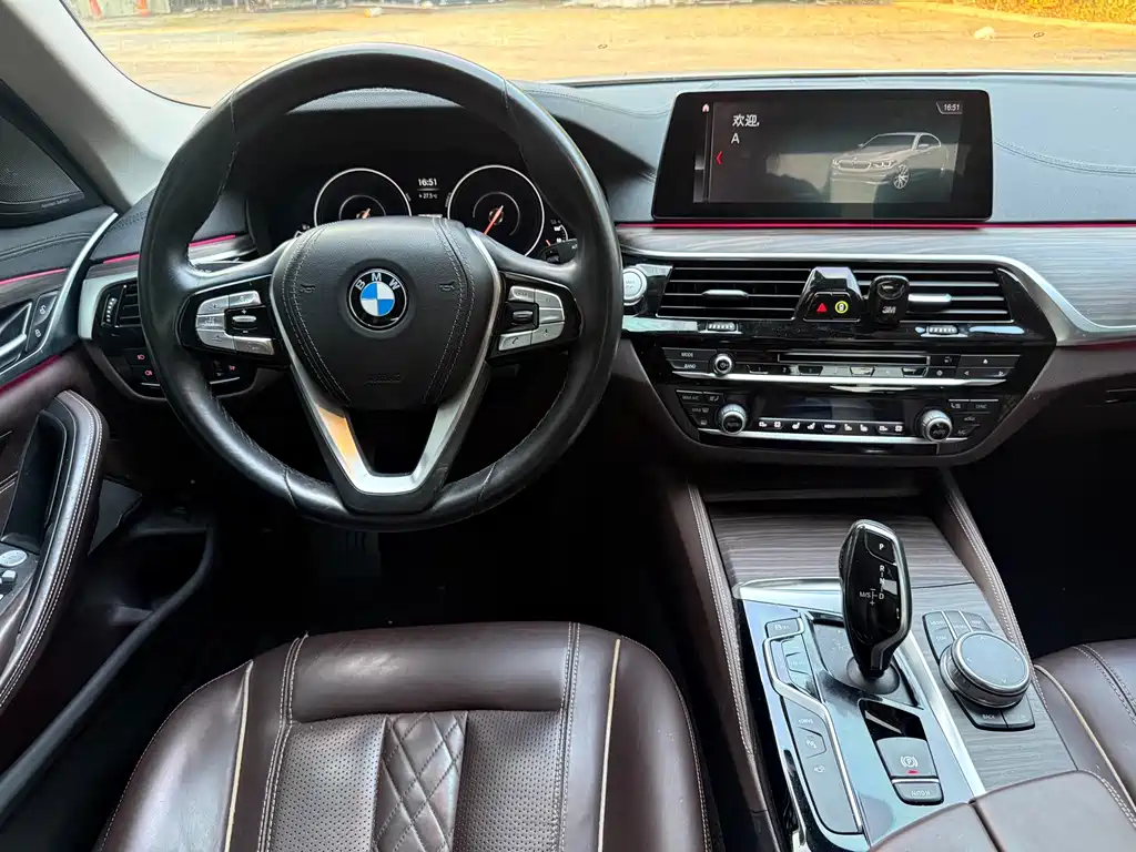 BMW 5 Series New Energy — фото 10