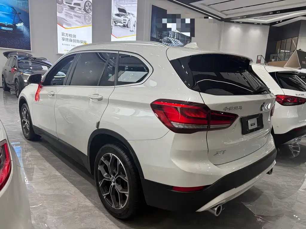 BMW X1 — фото 10