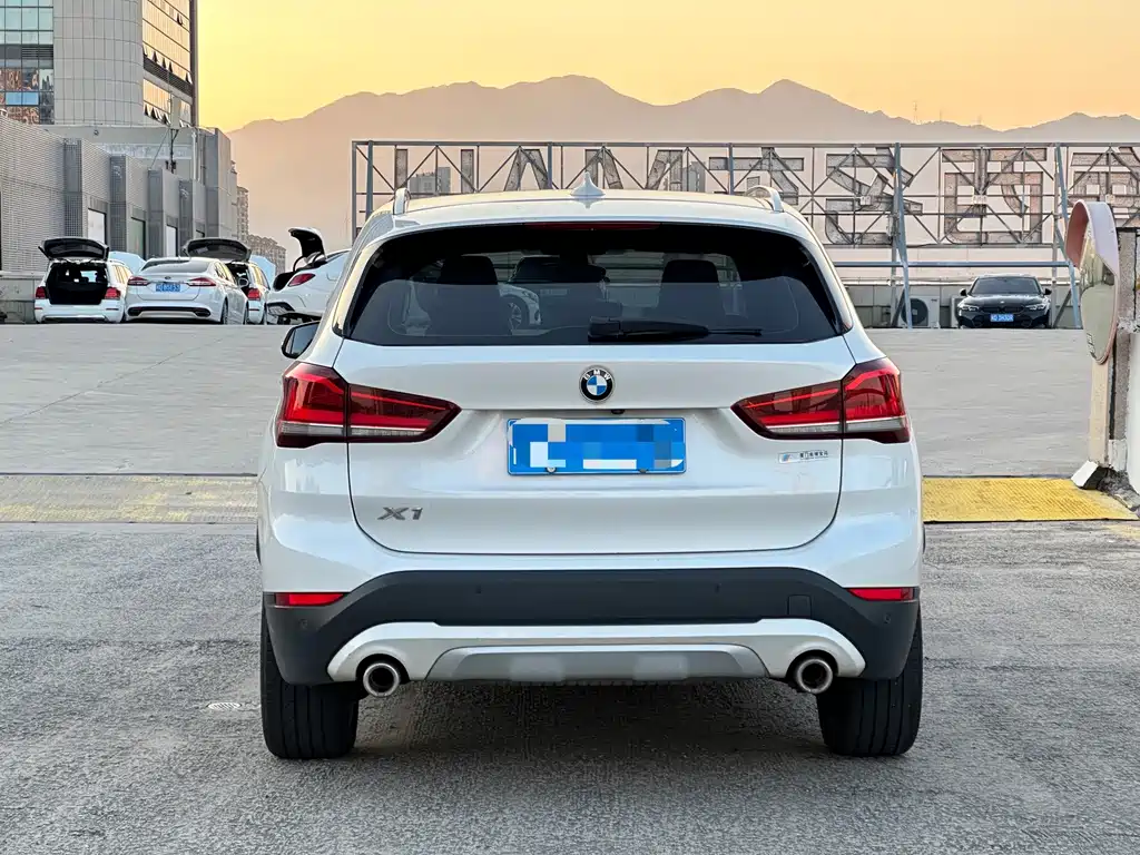 BMW X1 — фото 9