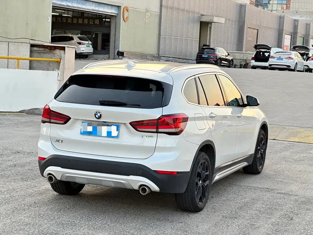 BMW X1 — фото 10