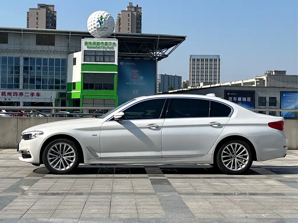 BMW 5 Series — фото 3
