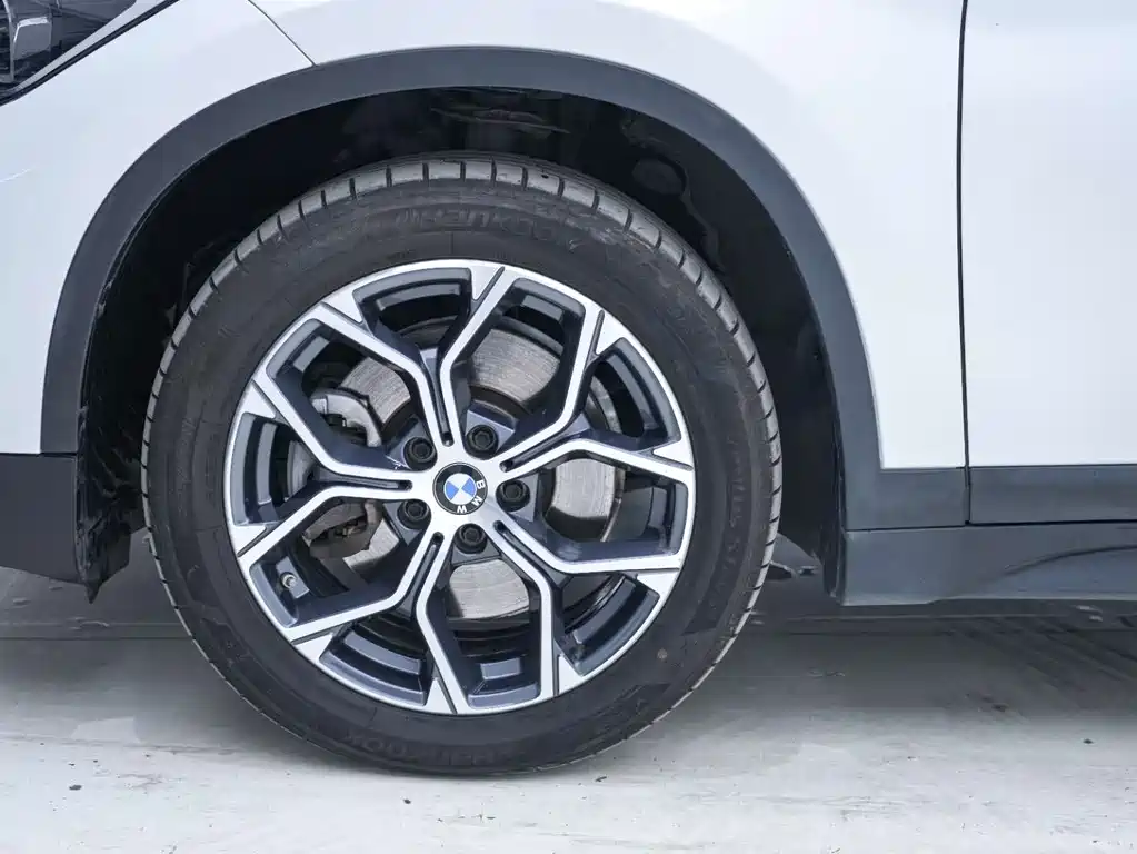 BMW X1 — фото 13
