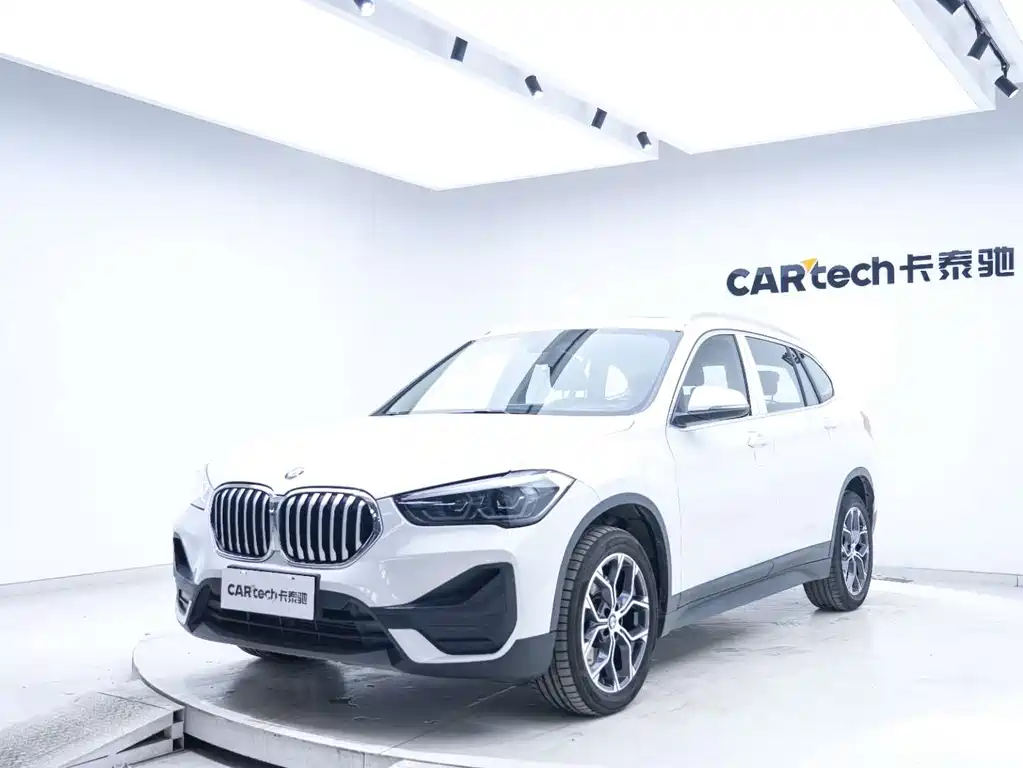 BMW X1 — фото 8