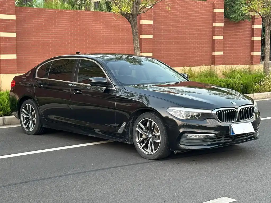 BMW 5 Series — фото 17