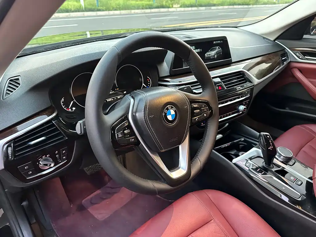 BMW 5 Series — фото 22