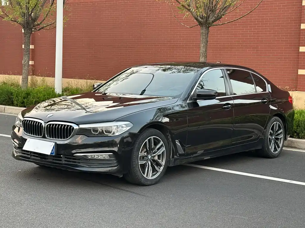 BMW 5 Series — фото 10
