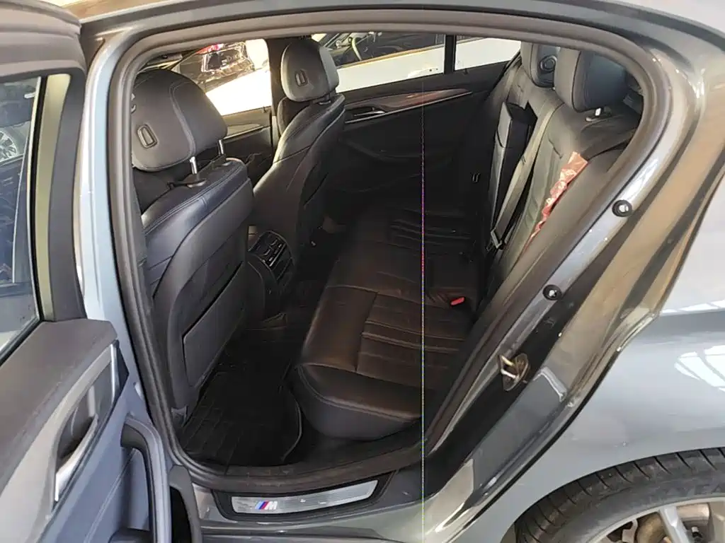 BMW 5 Series (Import) — фото 17