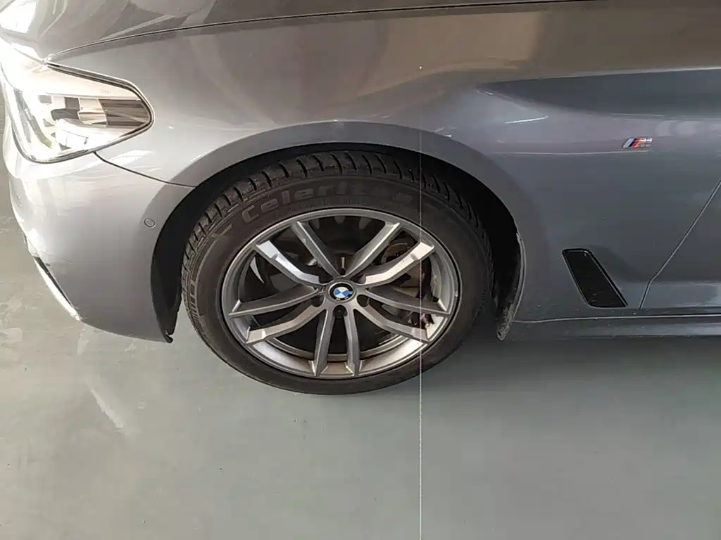 BMW 5 Series (Import) — фото 23