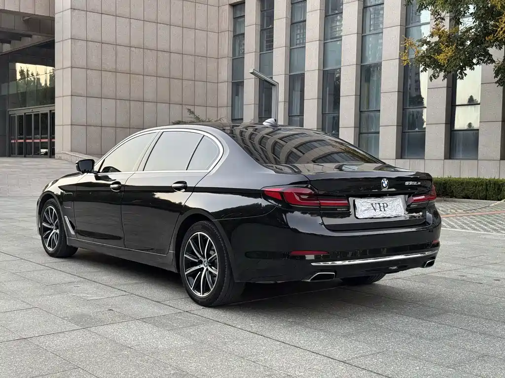 BMW 5 Series New Energy — фото 4
