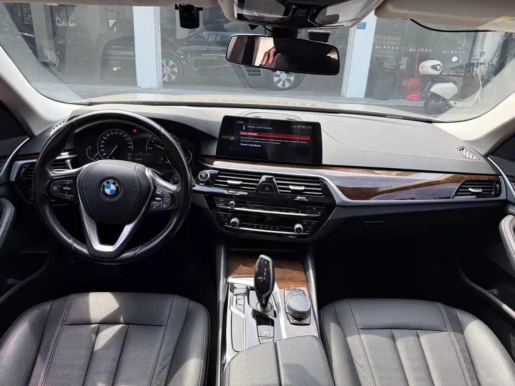 BMW 5 Series — фото 9