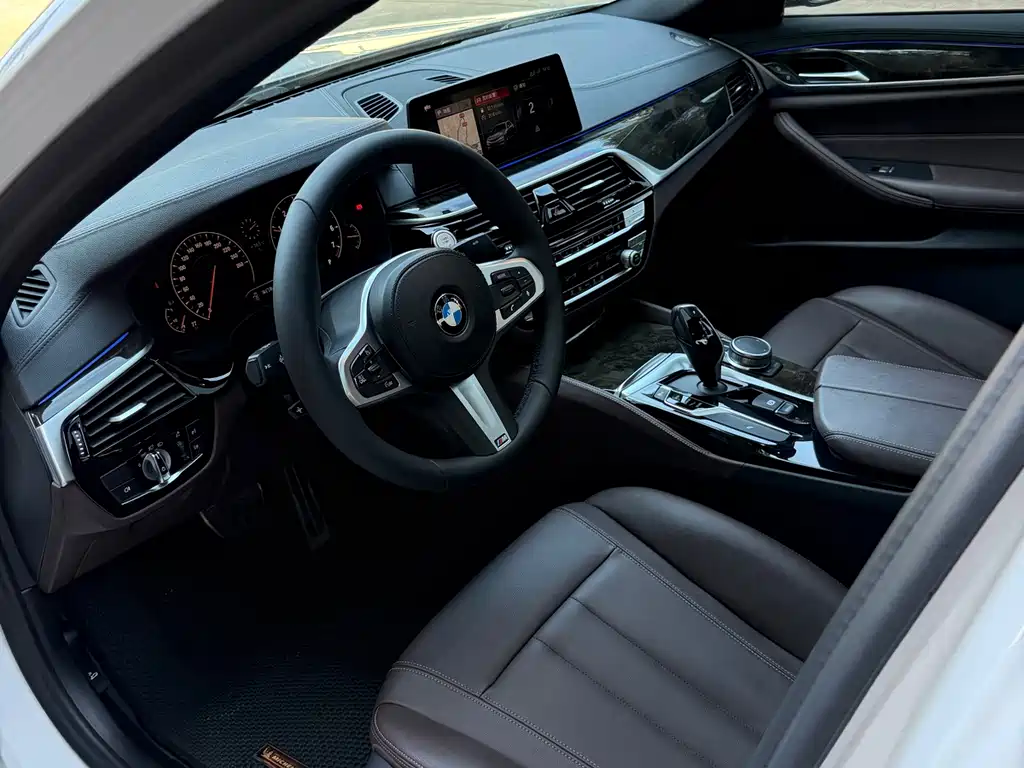 BMW 5 Series — фото 4