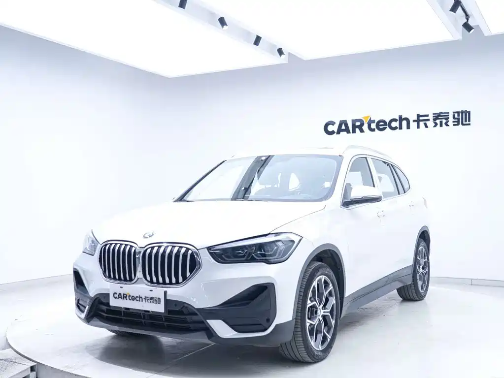 BMW X1 — фото 9