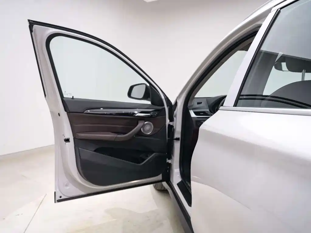BMW X1 — фото 10