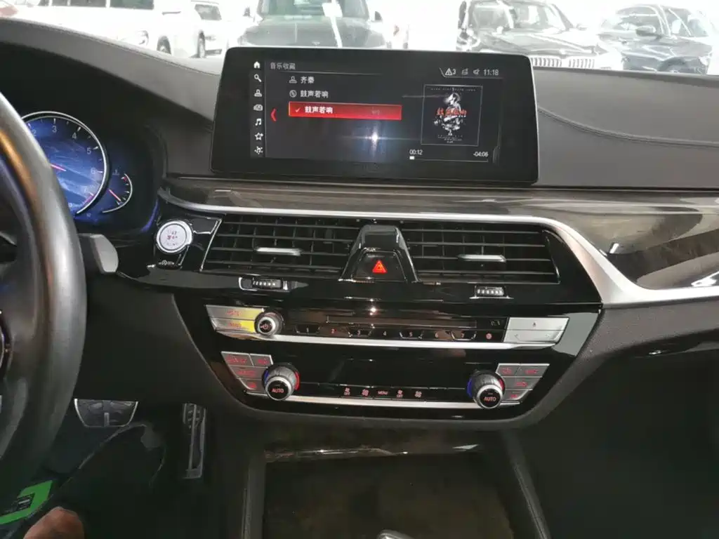 BMW 5 Series — фото 13