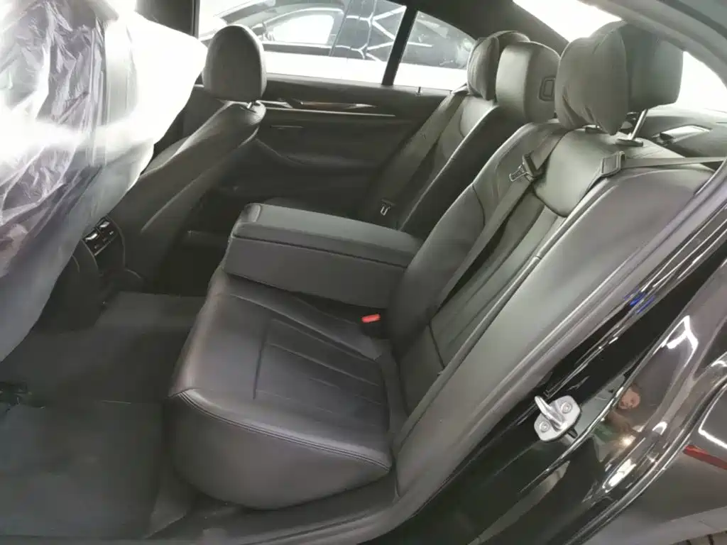 BMW 5 Series — фото 17