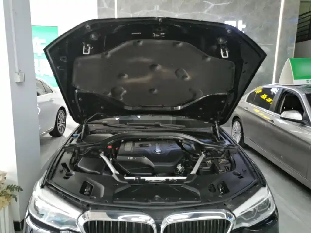 BMW 5 Series — фото 20