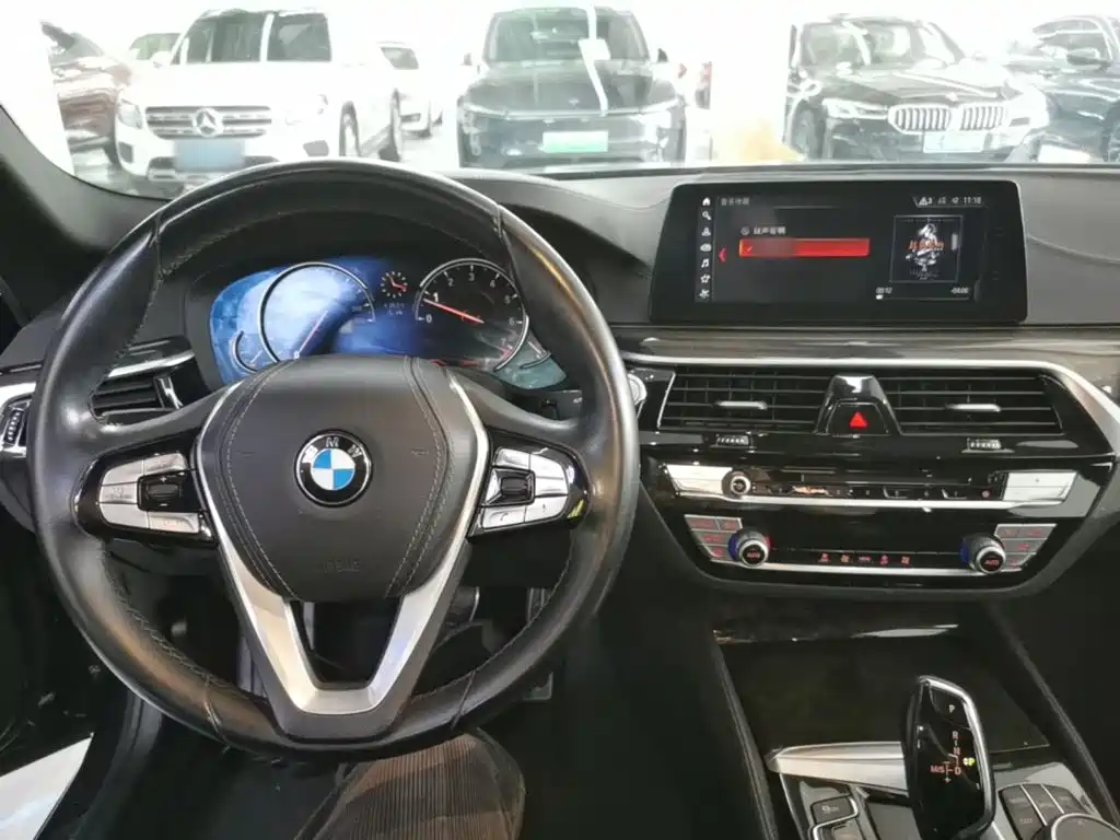 BMW 5 Series — фото 10