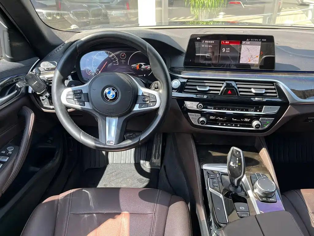 BMW 5 Series — фото 11