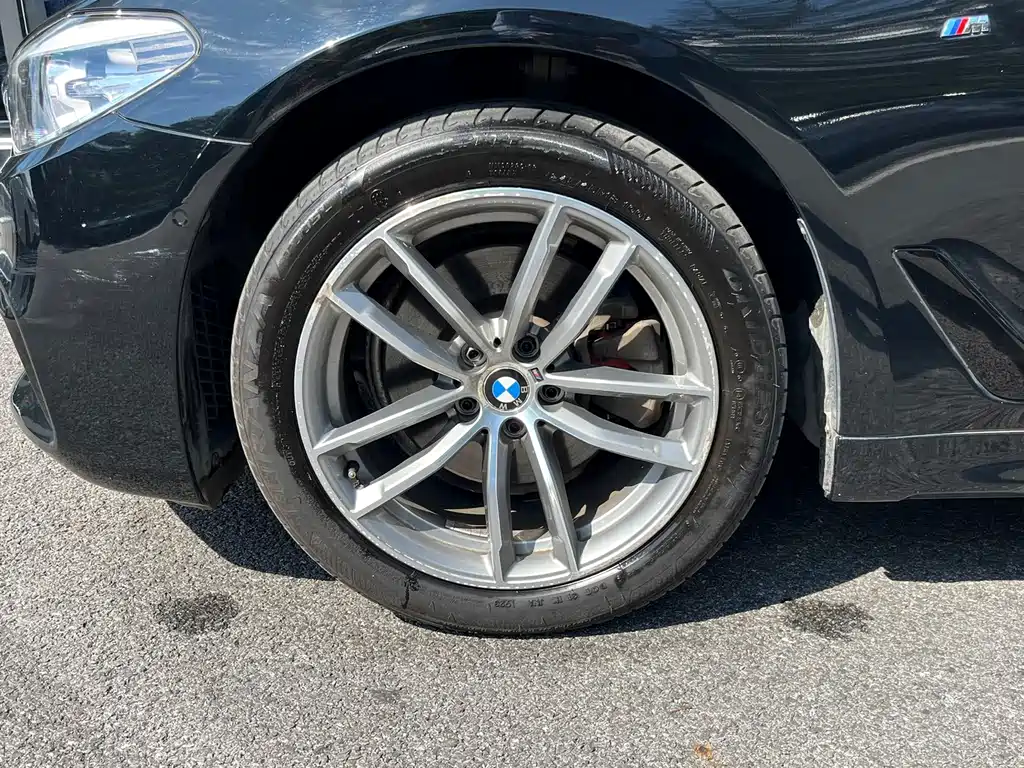 BMW 5 Series — фото 5