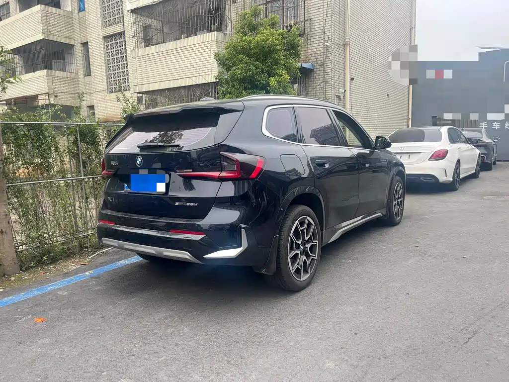 BMW X1 — фото 10