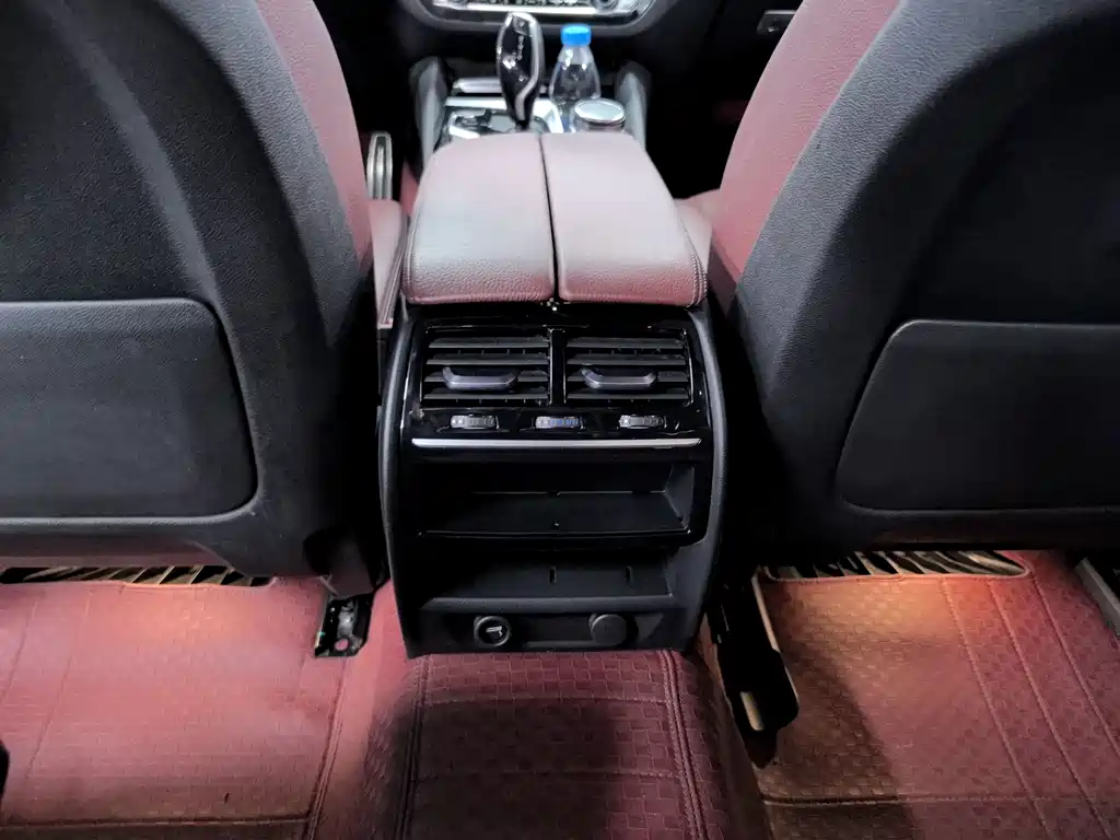 BMW 5 Series — фото 11