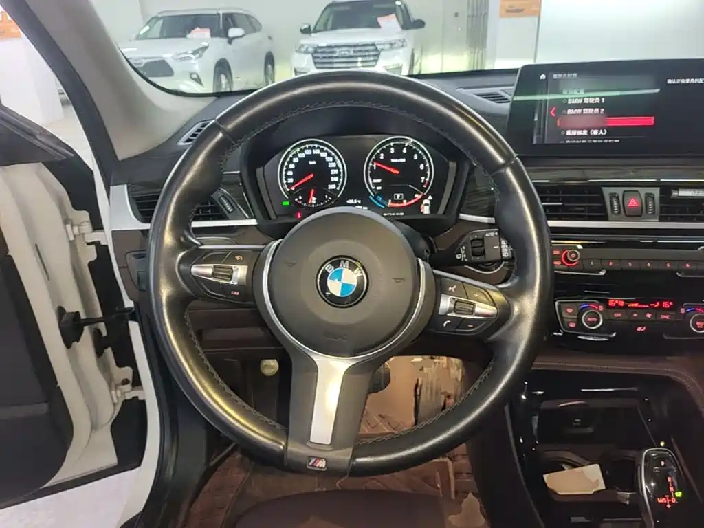 BMW X1 — фото 11