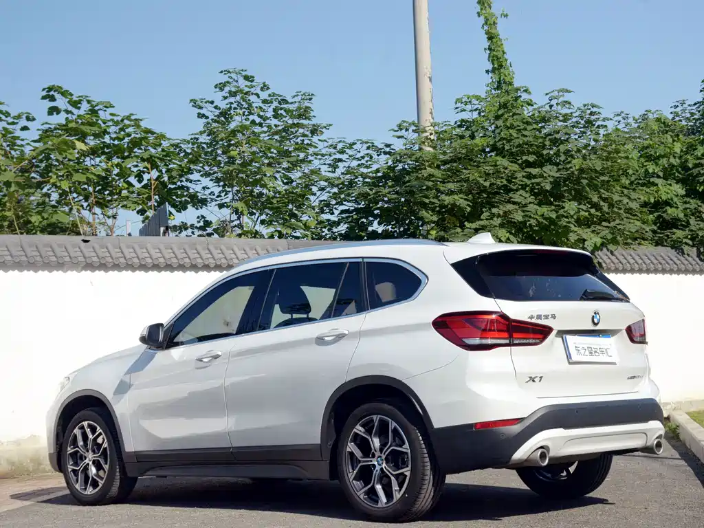 BMW X1 — фото 5
