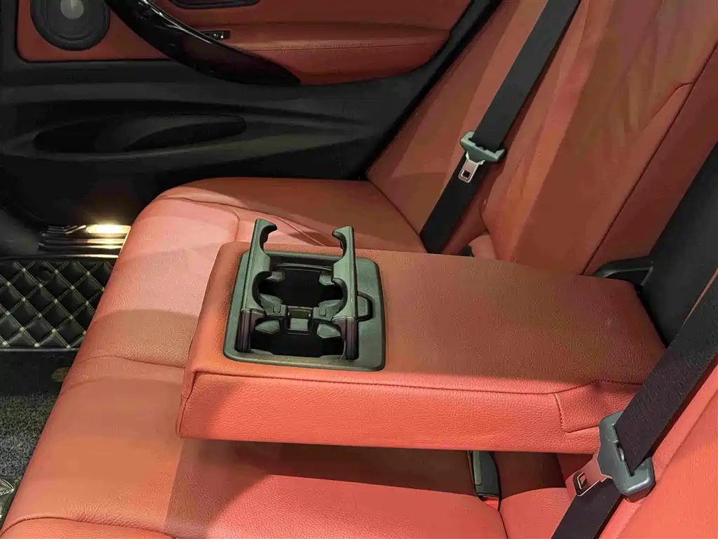 BMW 3 Series GT — фото 24