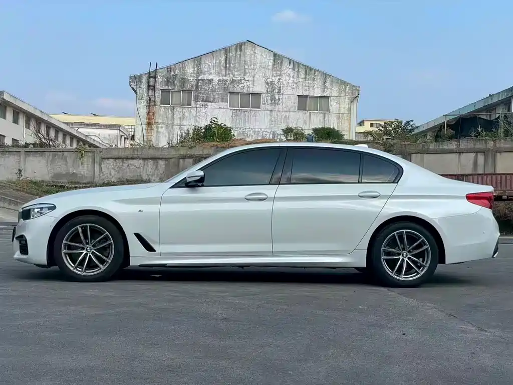 BMW 5 Series — фото 2
