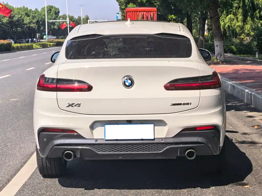 BMW X4 — фото 4