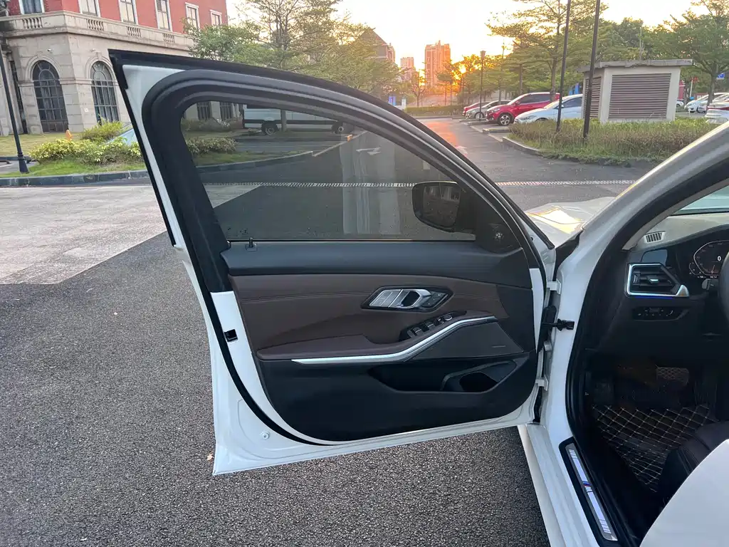 BMW 3 Series — фото 10