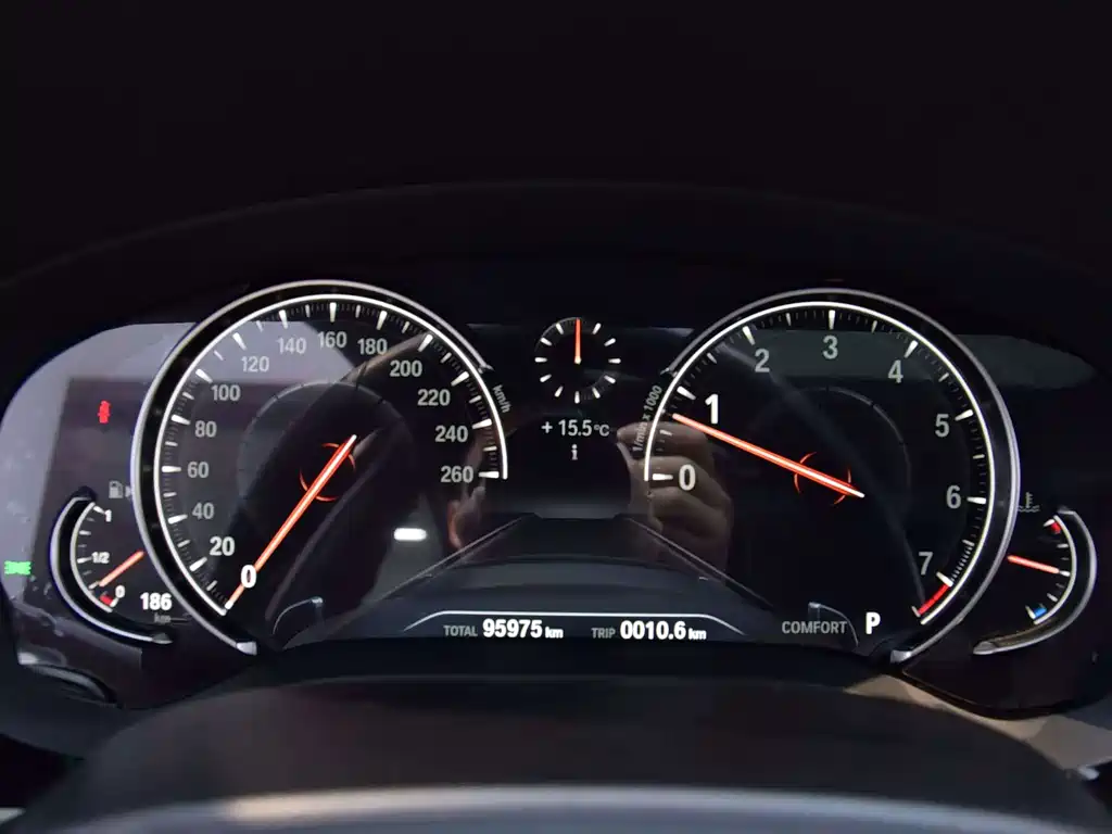 BMW 5 Series — фото 10
