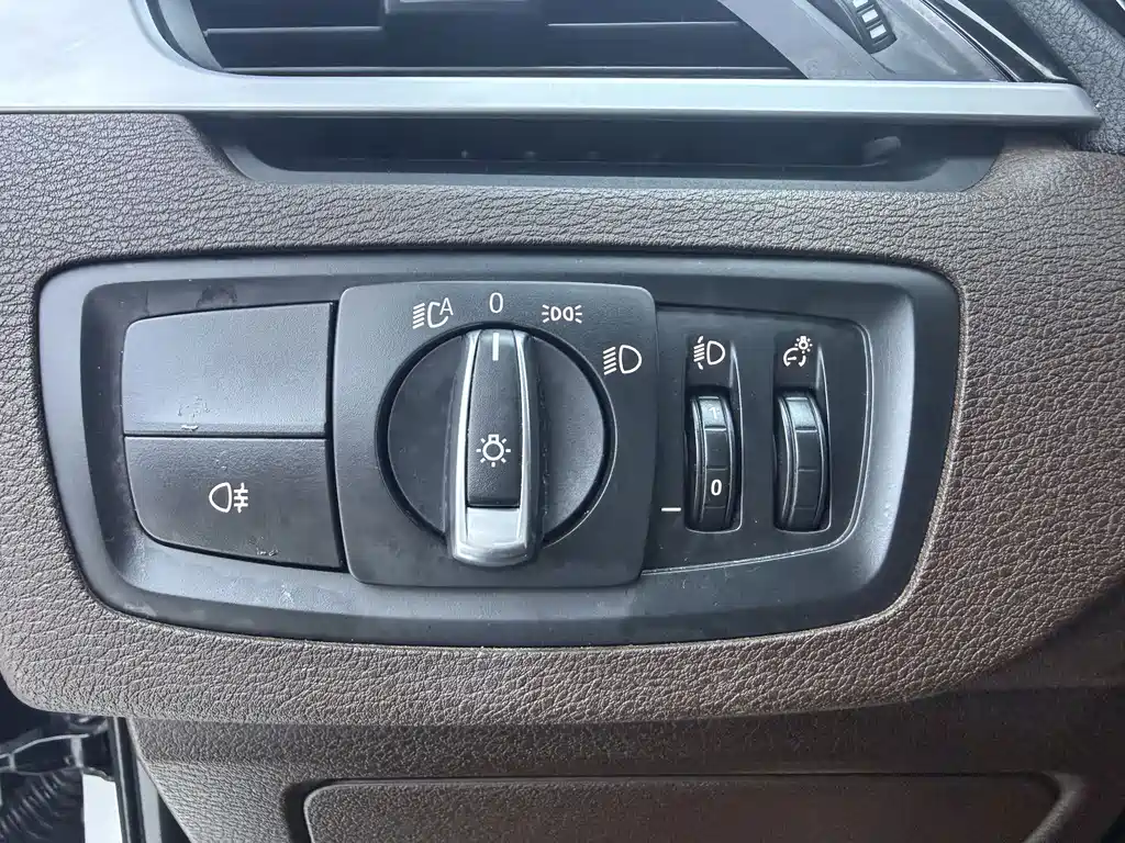 BMW X1 — фото 23