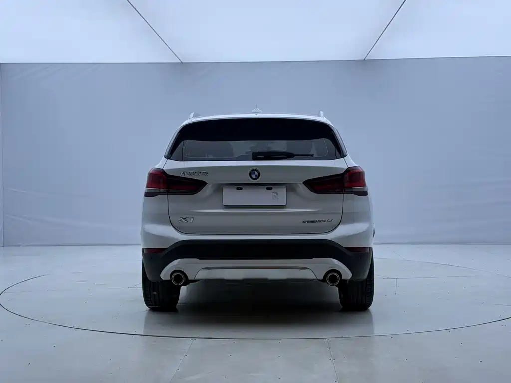 BMW X1 — фото 5