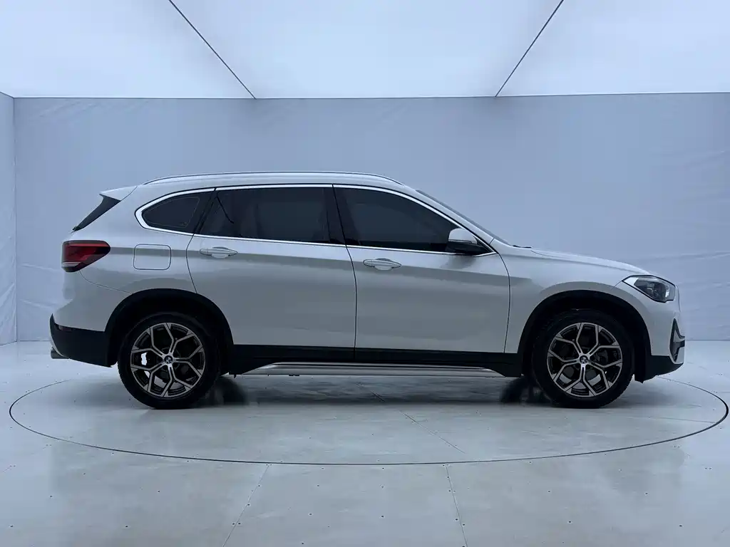 BMW X1 — фото 7