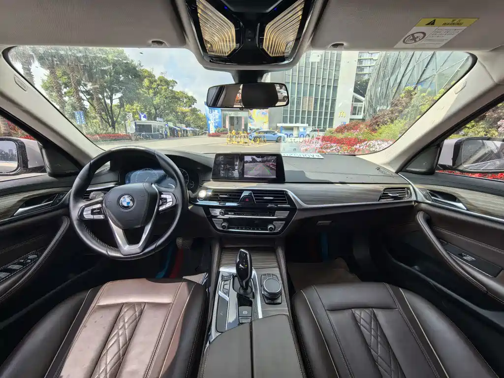 BMW 5 Series — фото 5
