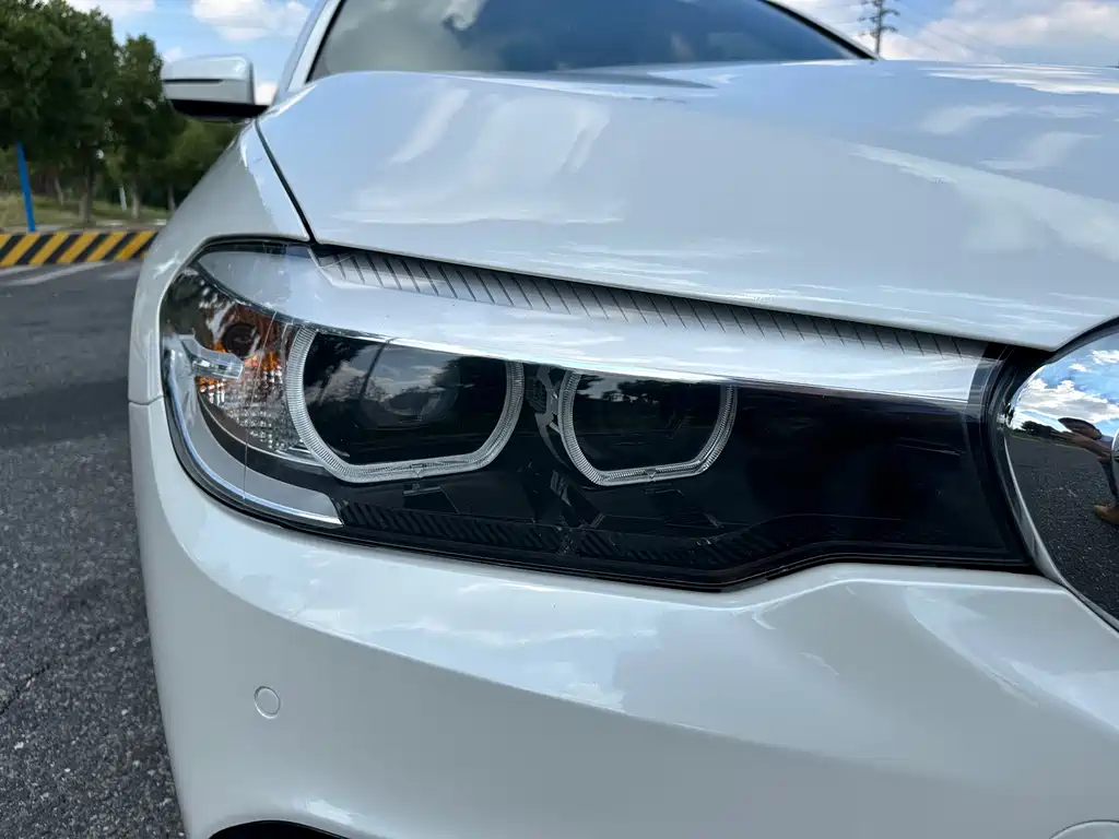 BMW 5 Series — фото 10