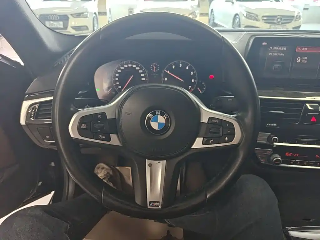 BMW 5 Series — фото 11