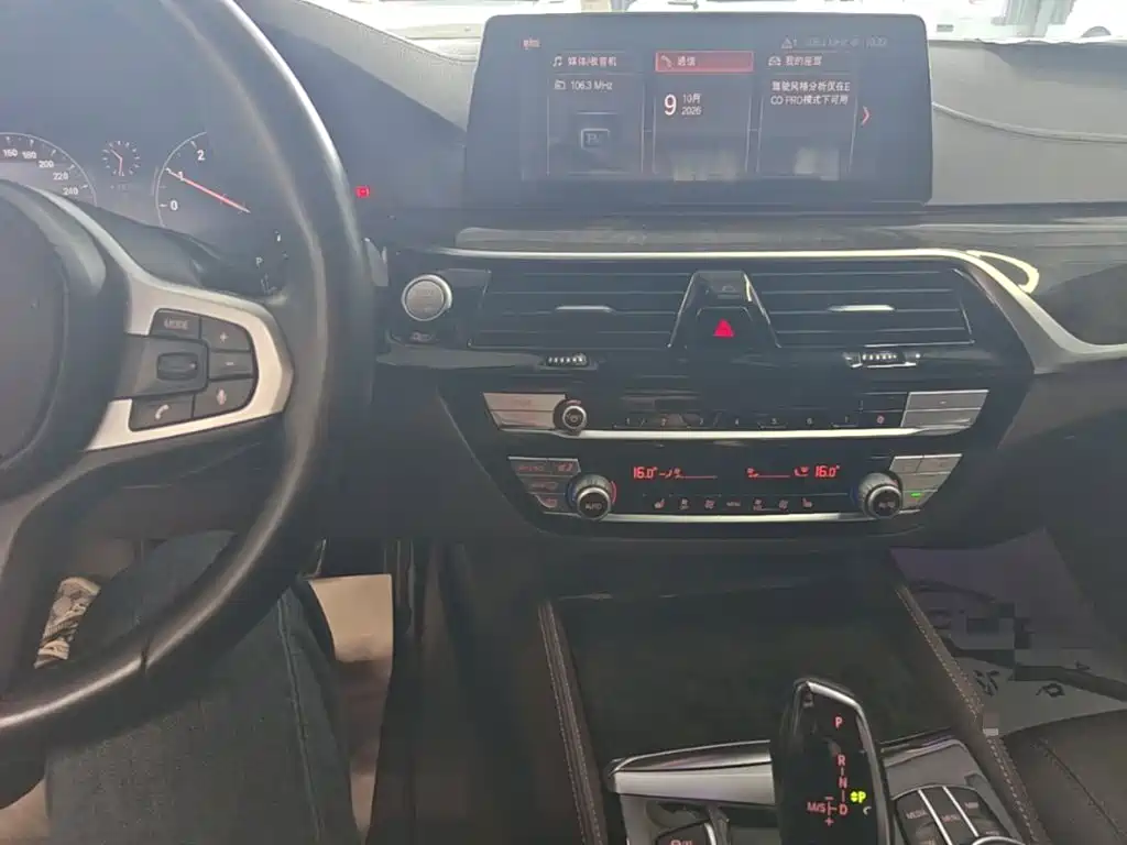 BMW 5 Series — фото 13