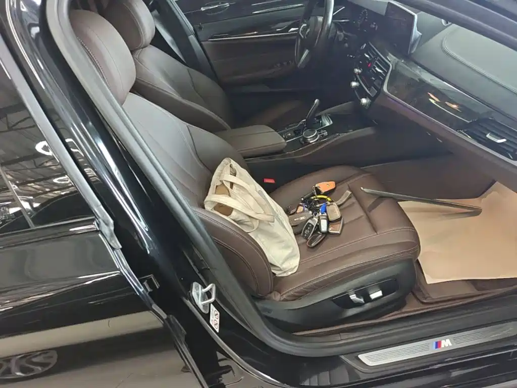 BMW 5 Series — фото 25