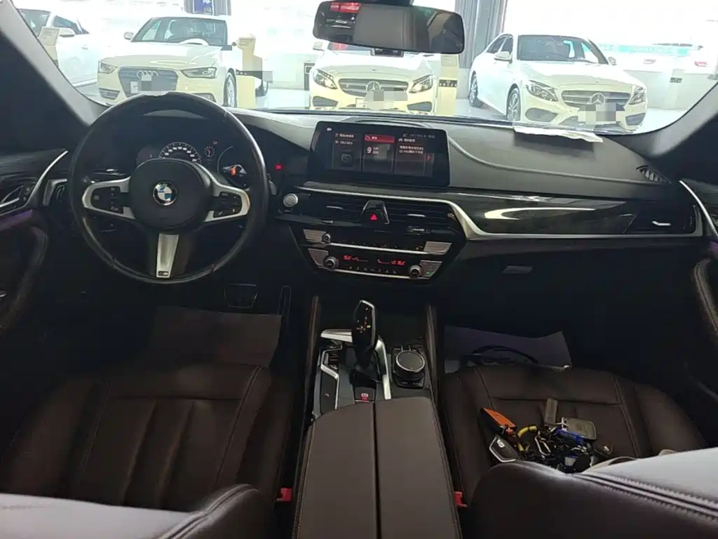 BMW 5 Series — фото 10
