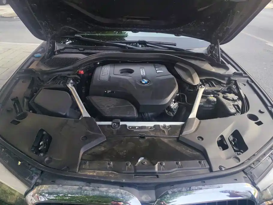 BMW 5 Series — фото 10