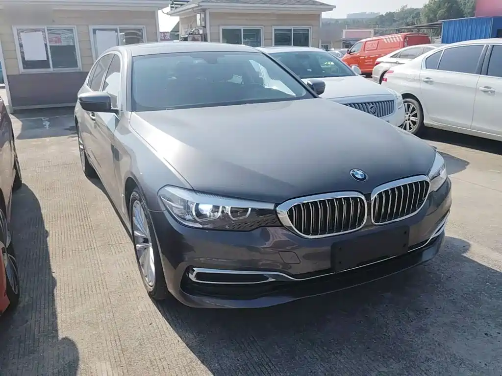 BMW 5 Series — фото 4