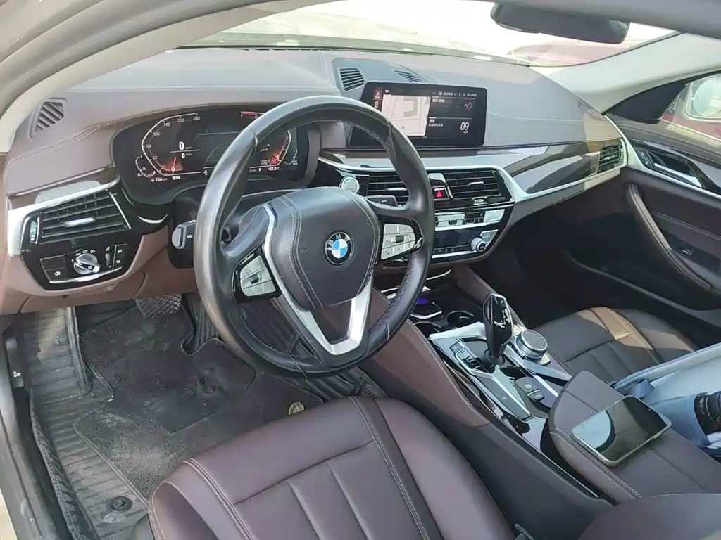 BMW 5 Series — фото 10