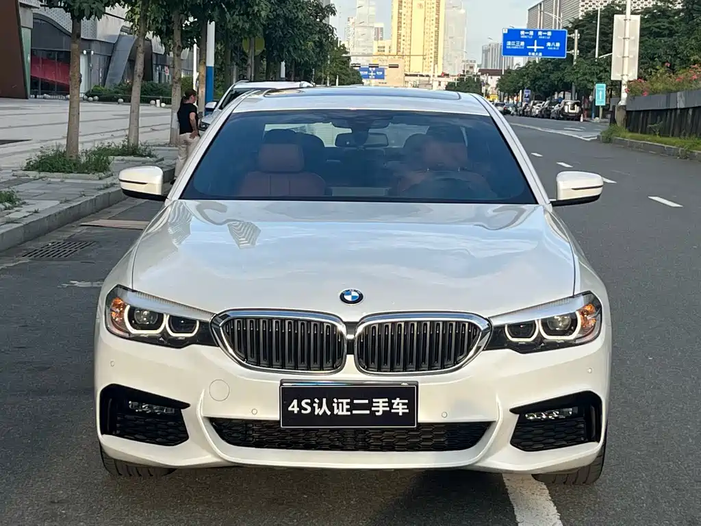 BMW 5 Series — фото 3