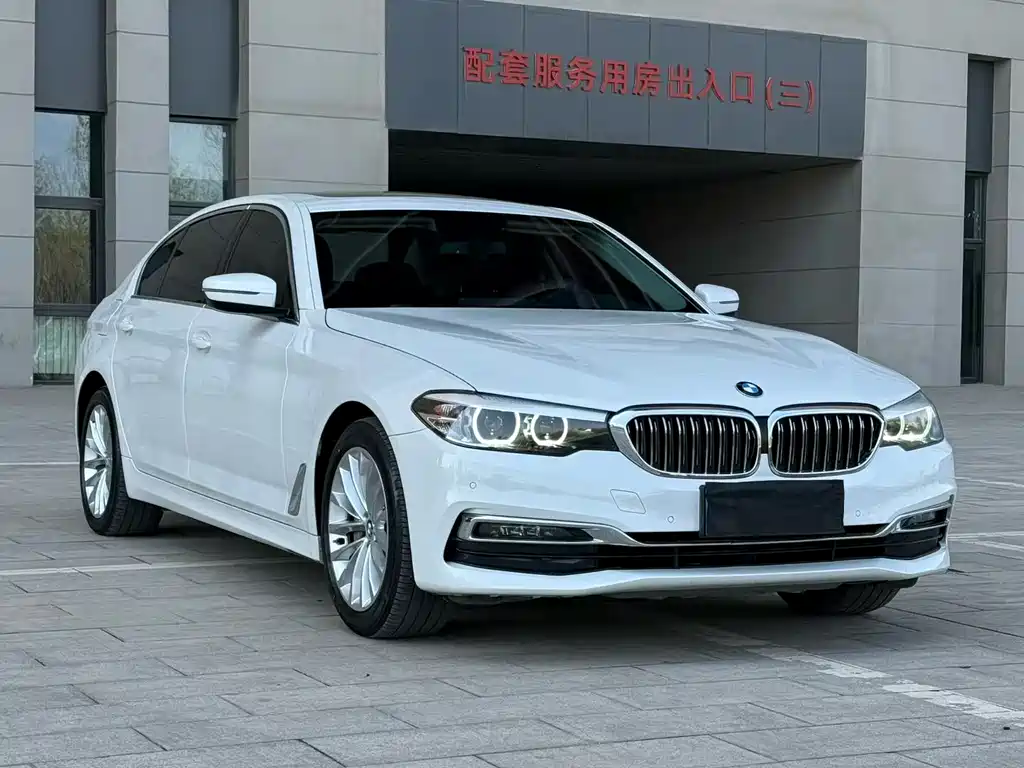 BMW 5 Series — фото 3