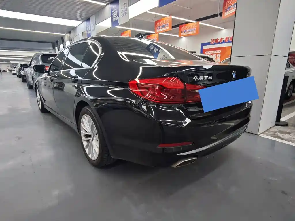 BMW 5 Series — фото 10