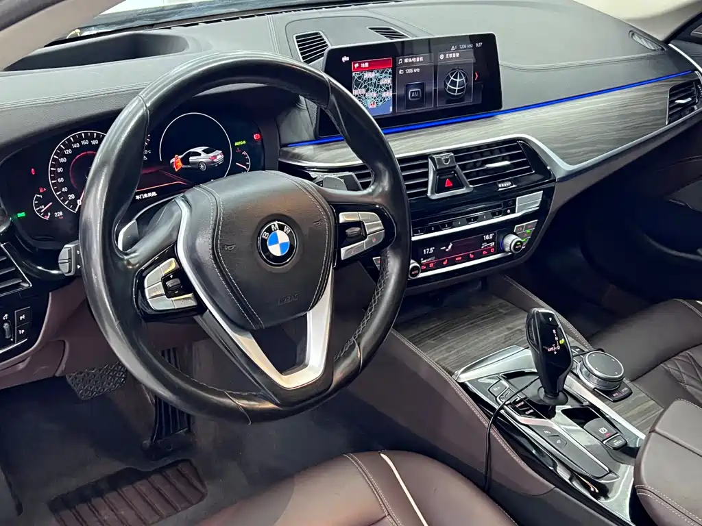 BMW 5 Series — фото 13